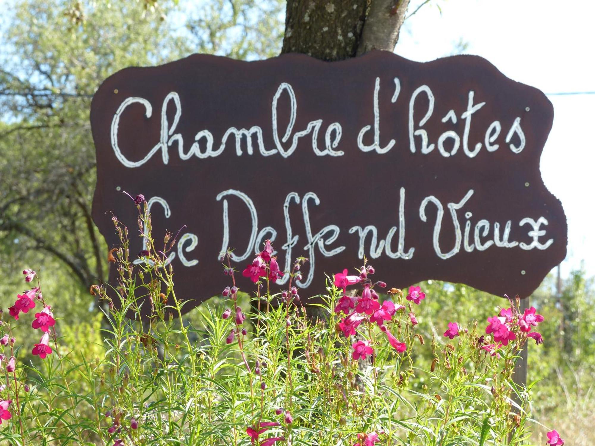Le Deffend Vieux Bed & Breakfast Trets Dış mekan fotoğraf